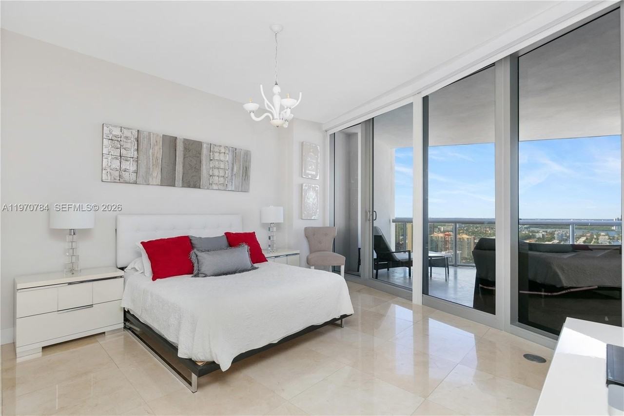 17121 Collins Ave #2905 - Photo 6 of 50