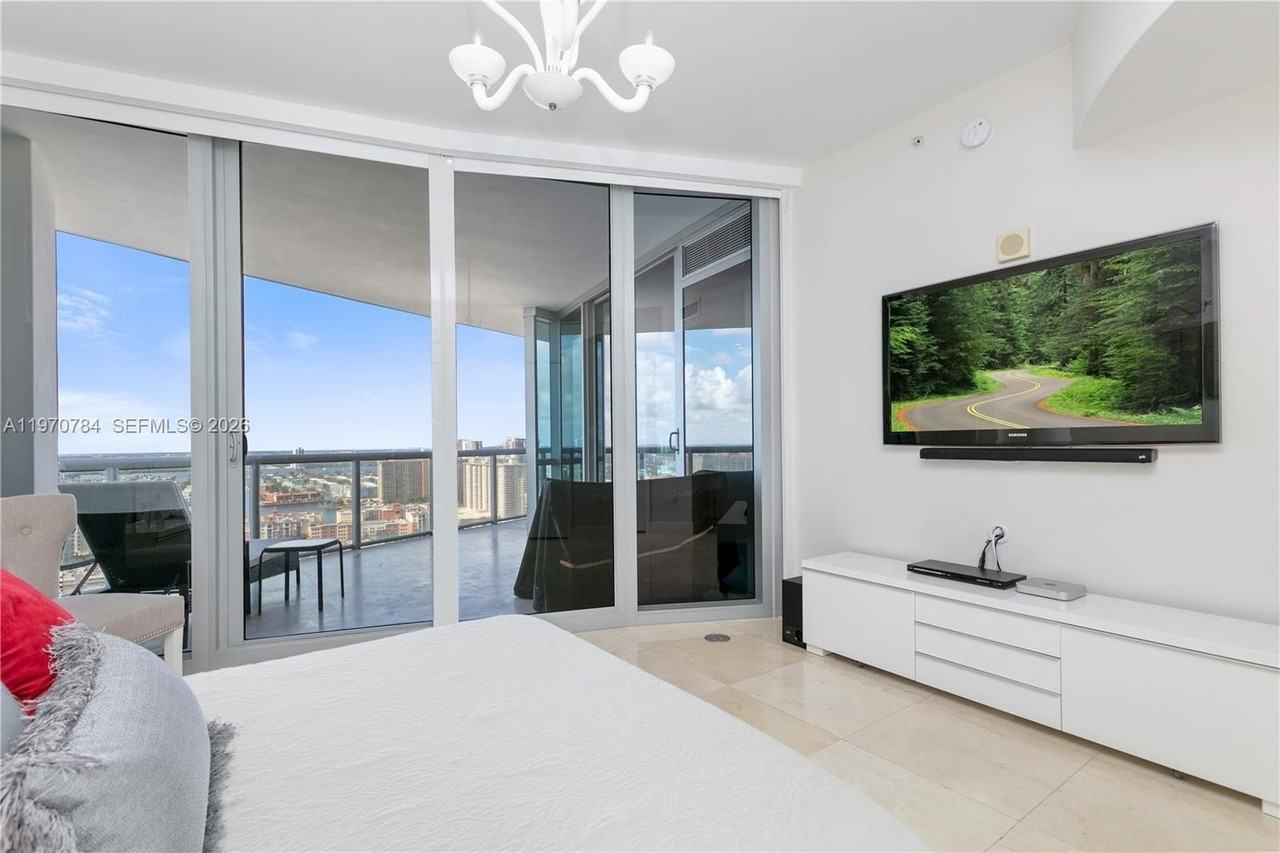 17121 Collins Ave #2905 - Photo 7 of 50