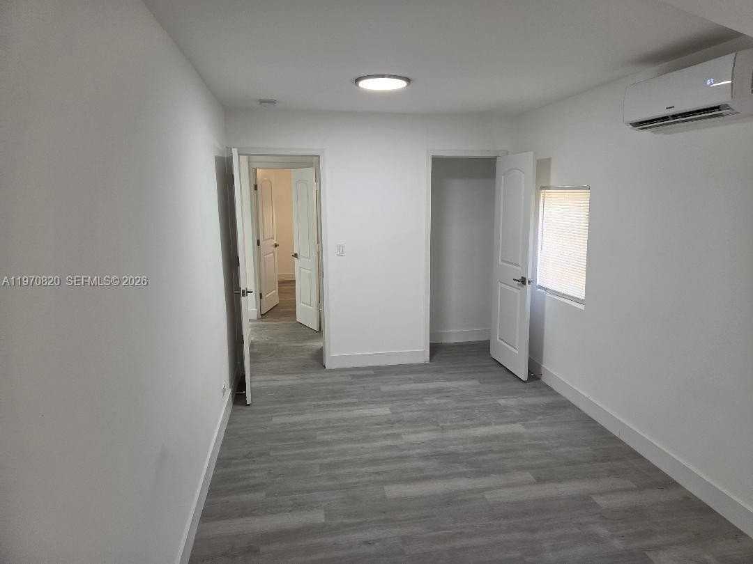 2911 Nw 30th St - Photo 4 of 14