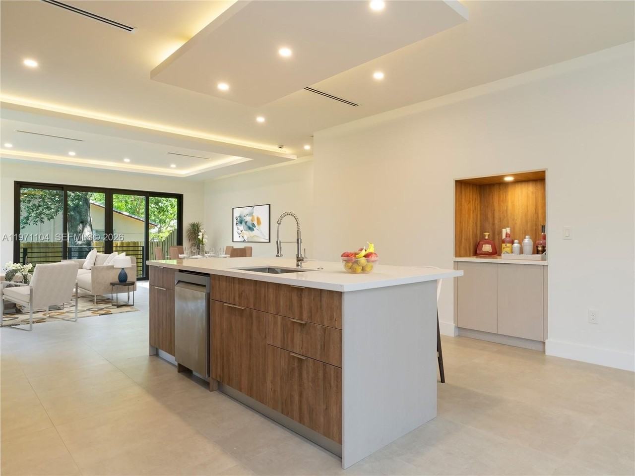 843 Sw 29th St #843 - Photo 4 of 19