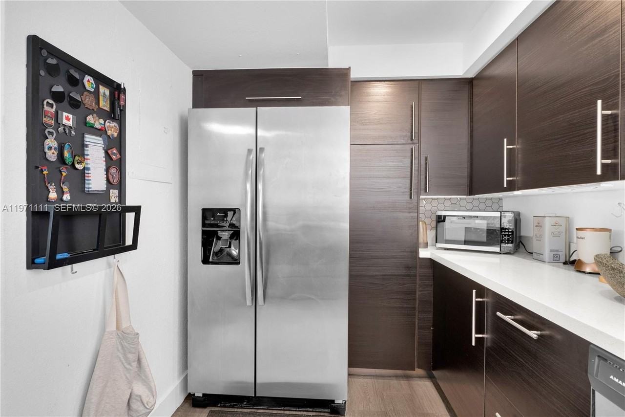 830 Nw 87th Ave #406 - Photo 6 of 40