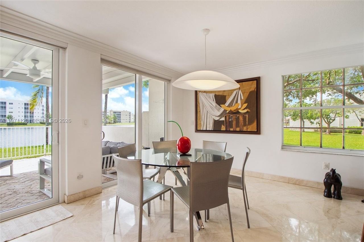 6407 Nw 109th Ave #6407 - Photo 3 of 19