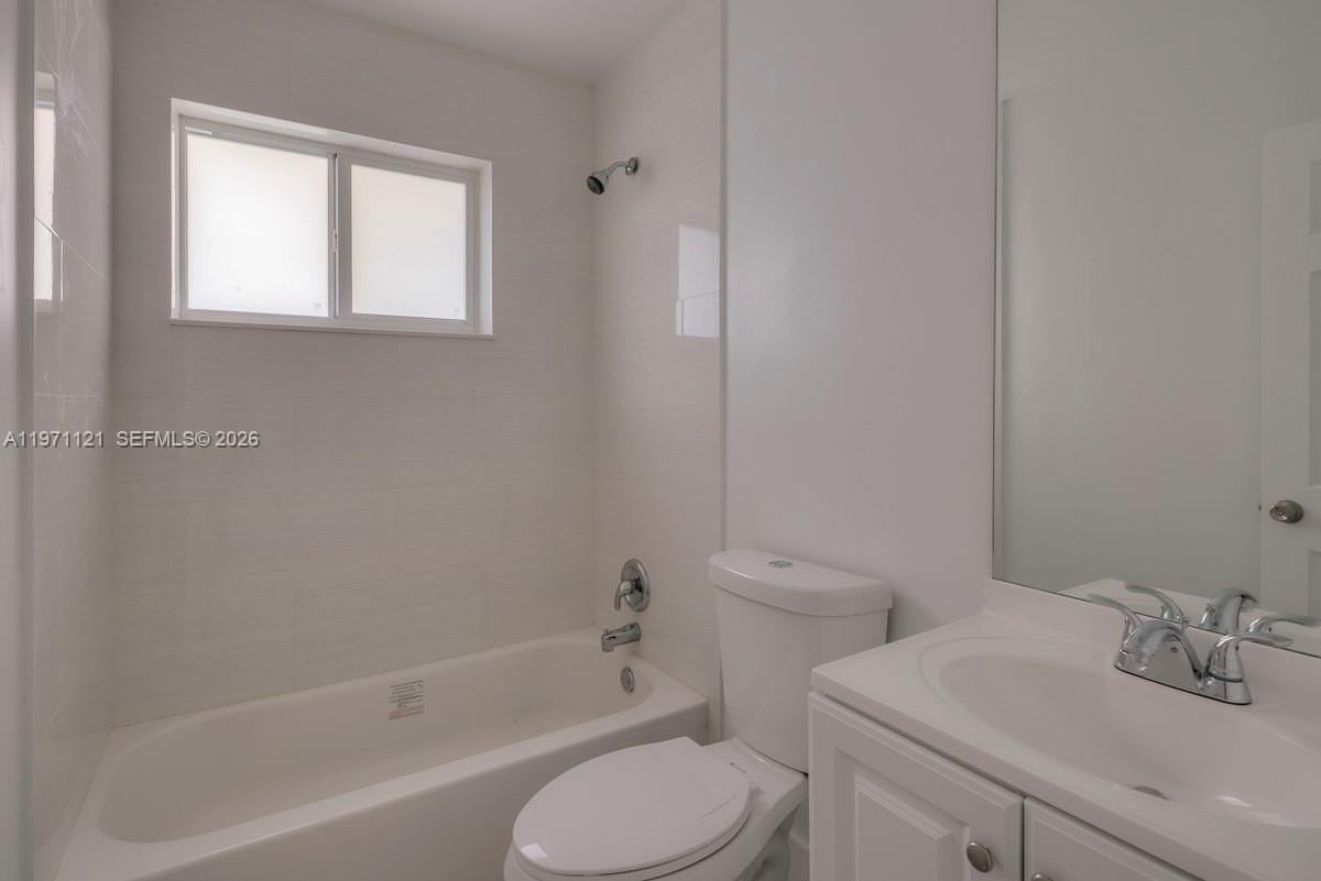 1280 Nw 111th St #1 - Photo 4 of 5