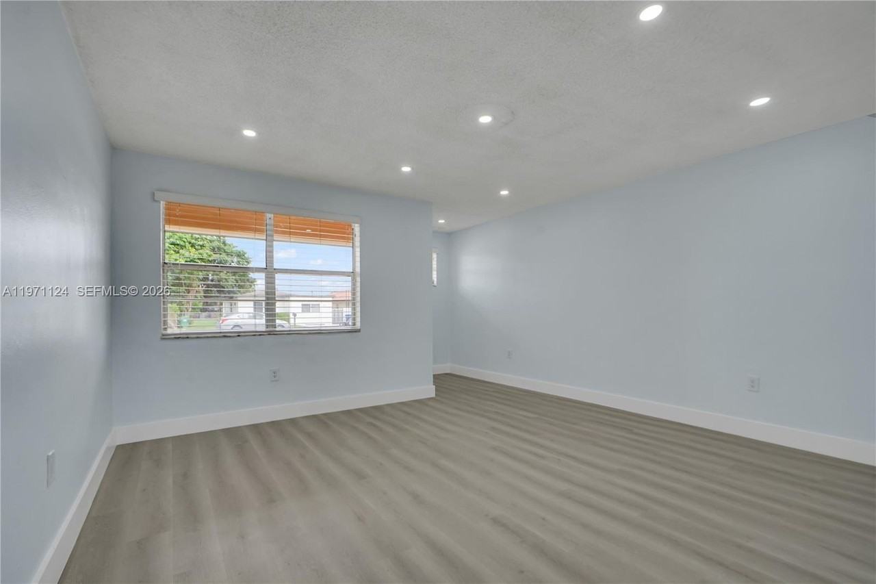 8772 Sw 27th St #8772 - Photo 7 of 22