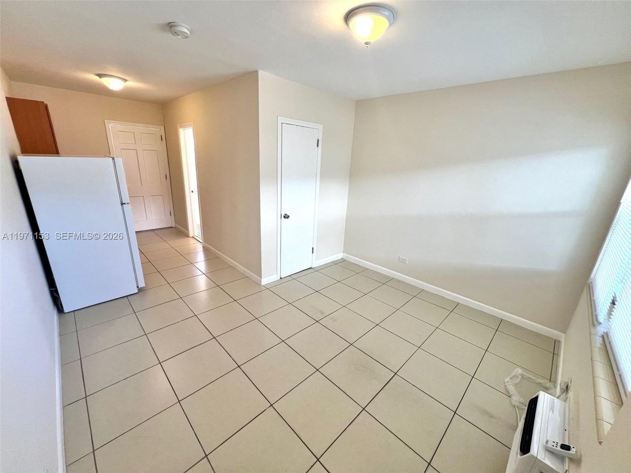 710 Ne 85th St #14 - Photo 2 of 4