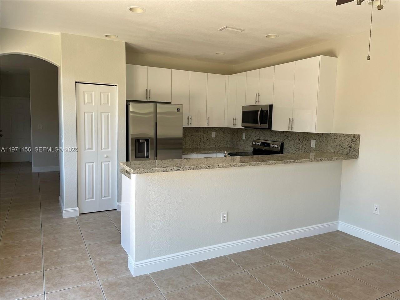 2041 Se 15th St #0 - Photo 4 of 12