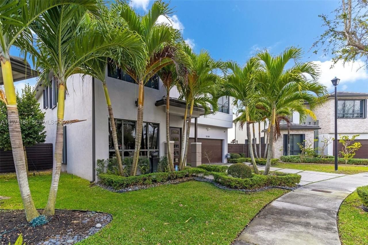 16184 Sw 136th Way #16184 - Photo 3 of 50