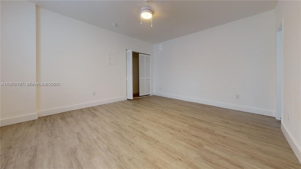 828 Pennsylvania Ave #1 - Photo 4 of 8