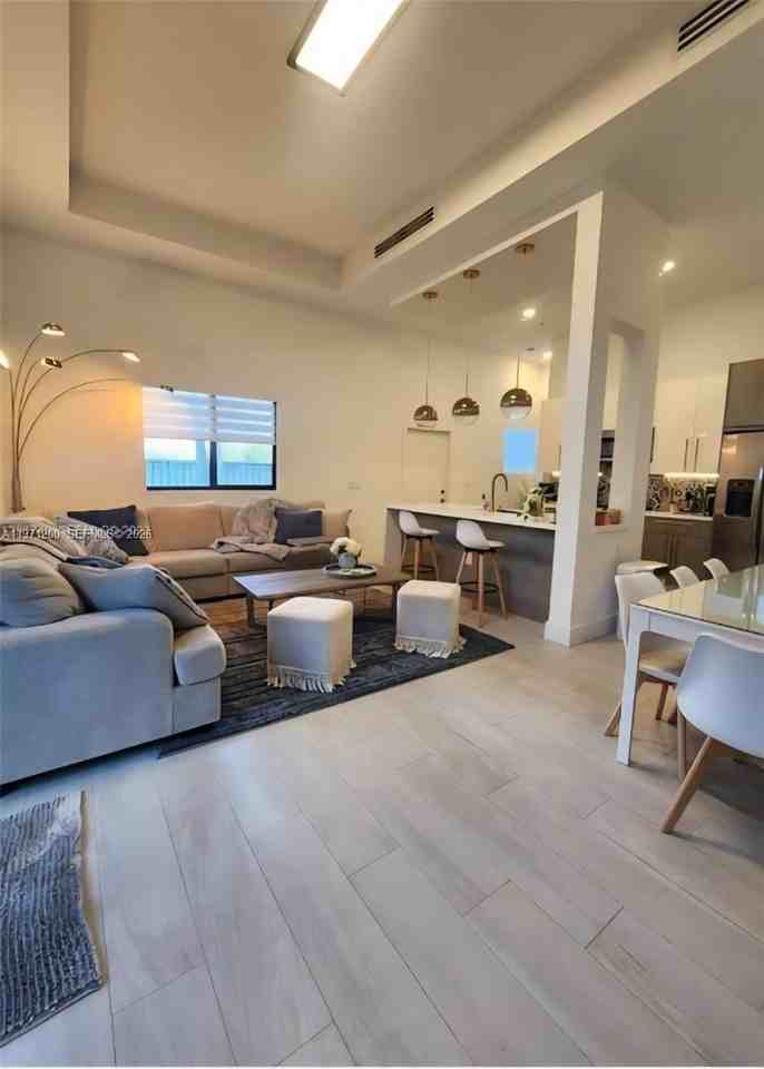 929 Nw 45th Ter #929 - Photo 4 of 19