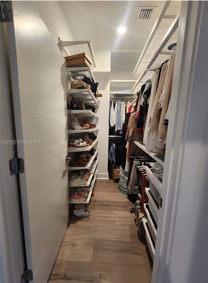 929 Nw 45th Ter #929 - Photo 7 of 19