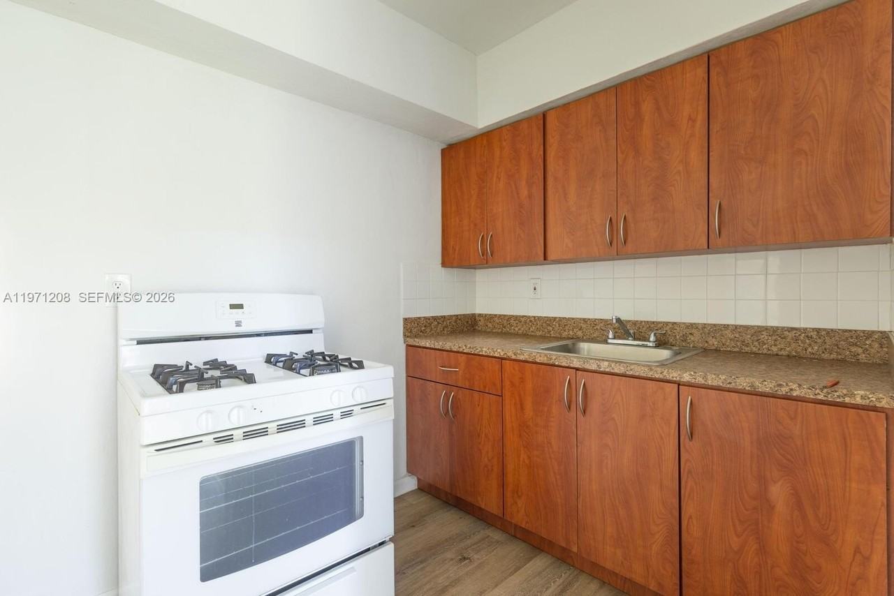 26701 Sw 137th Ave #4 - Photo 5 of 7