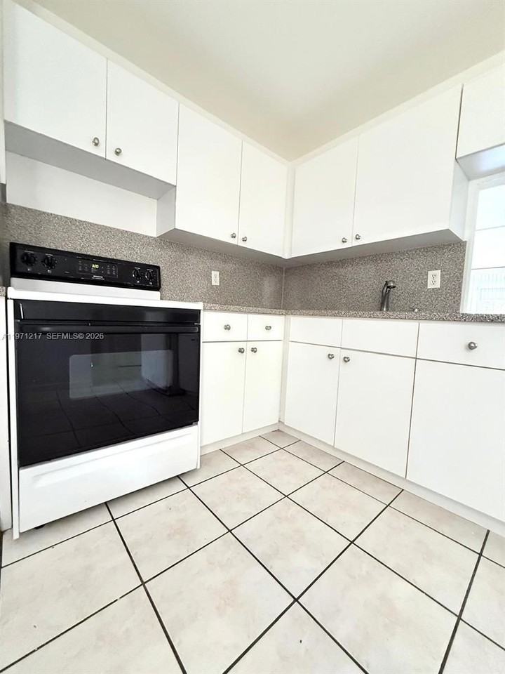 1201 Ne 191st St #G212 - Photo 2 of 23