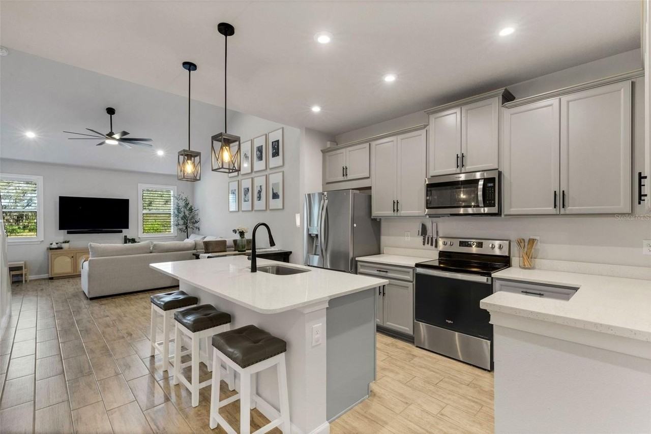 5606 Silverbridge Trl - Photo 6 of 45