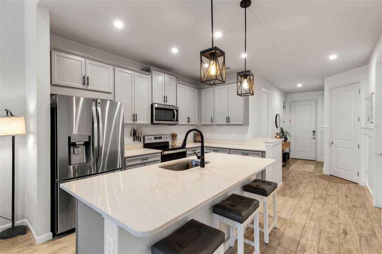 5606 Silverbridge Trl - Photo 7 of 45