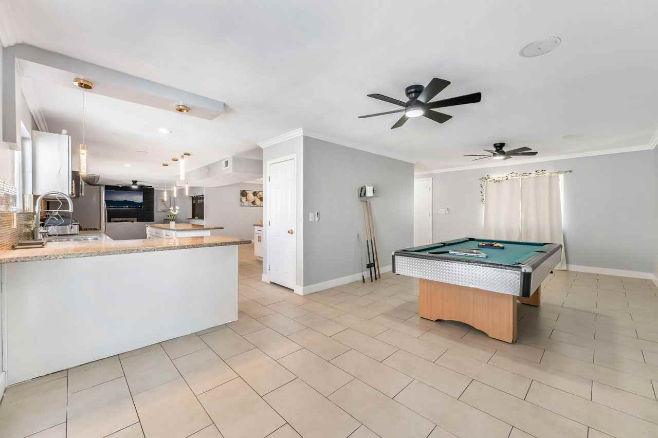 Jane Way - Photo 4 of 32