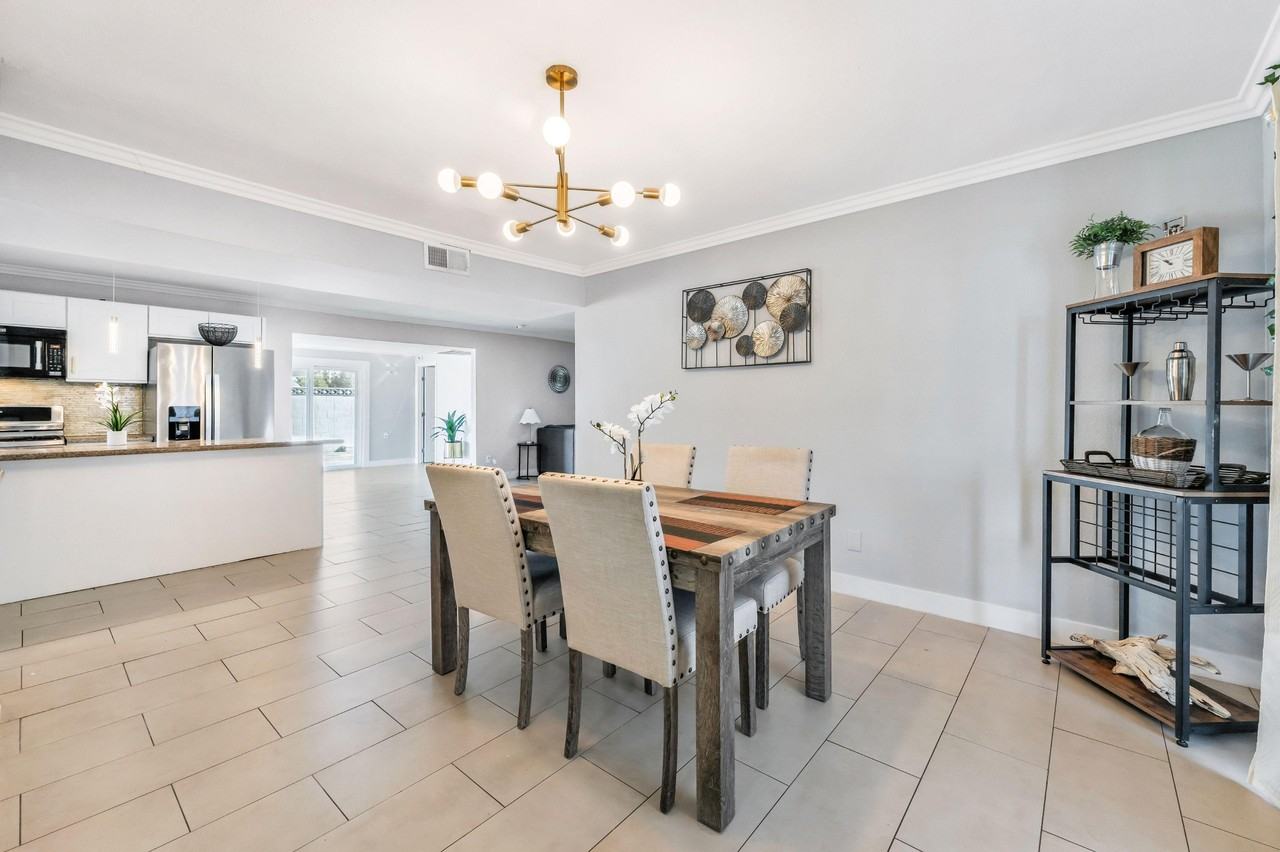 Jane Way - Photo 7 of 32