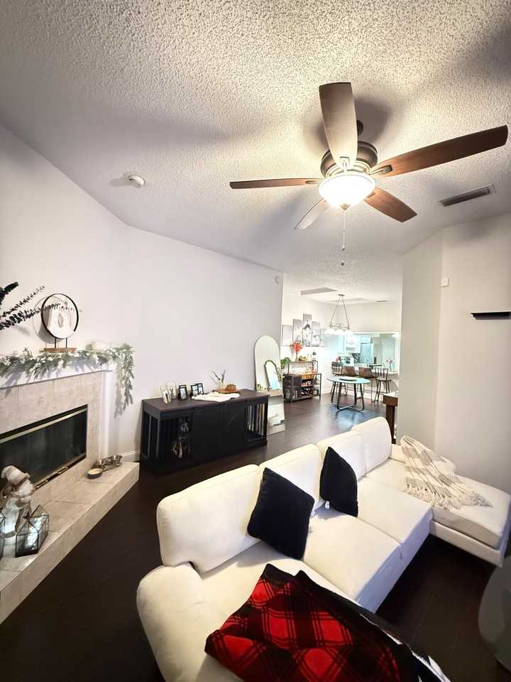 Lantana Lakes Dr W - Photo 3 of 16