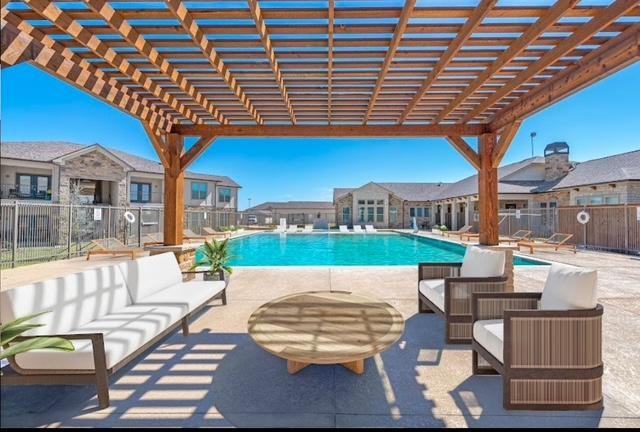 Henderson St - Photo 2 of 8