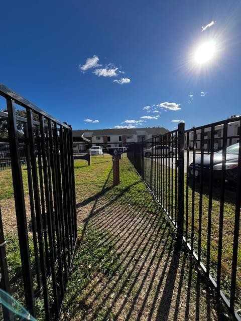 Henderson St - Photo 3 of 8