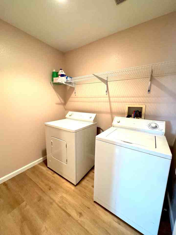 Calle De Amigos - Photo 7 of 14