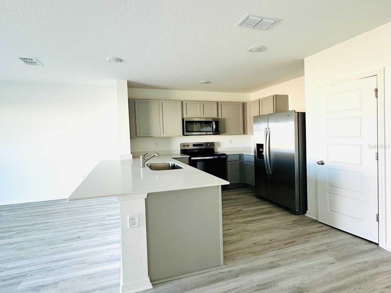 1335 Tallowwood Ln - Photo 4 of 22