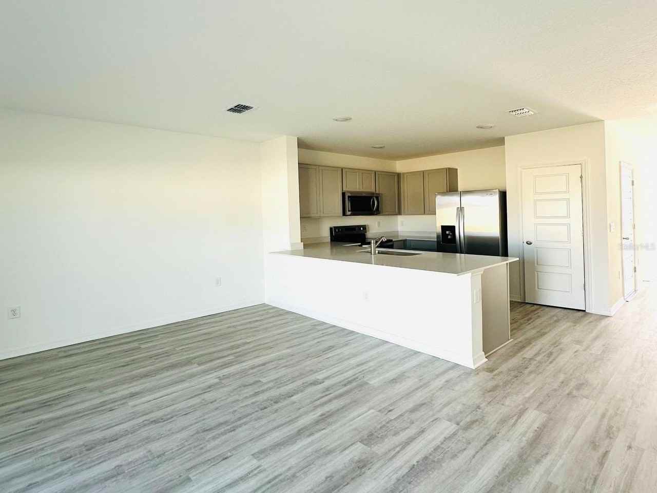 1335 Tallowwood Ln - Photo 5 of 22