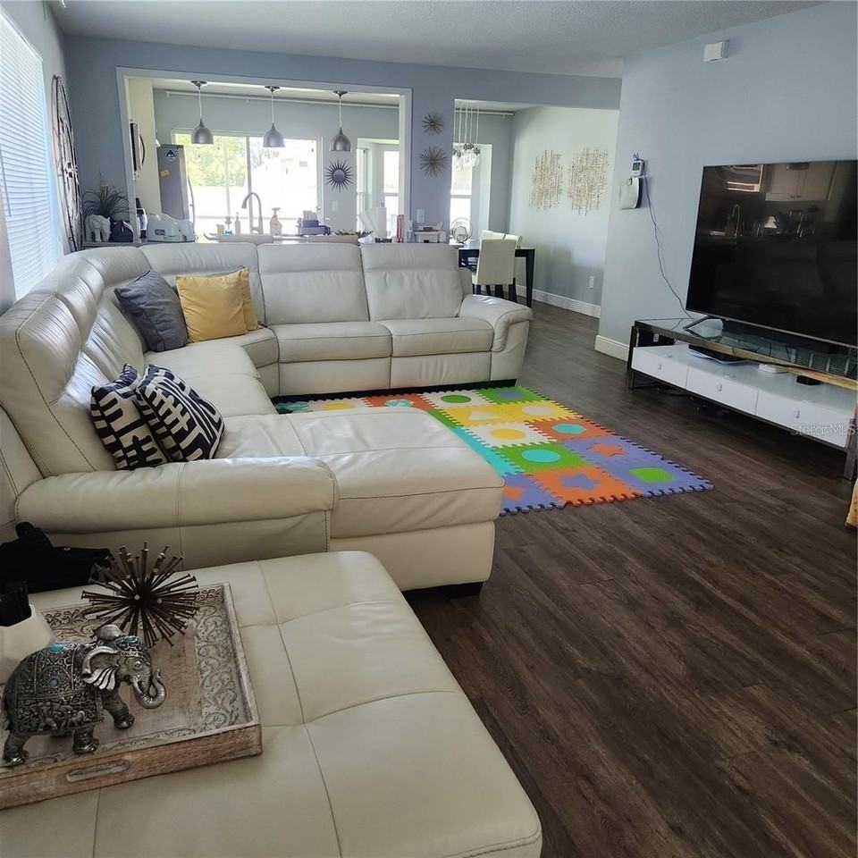 5705 Tanagergrove Way - Photo 3 of 18