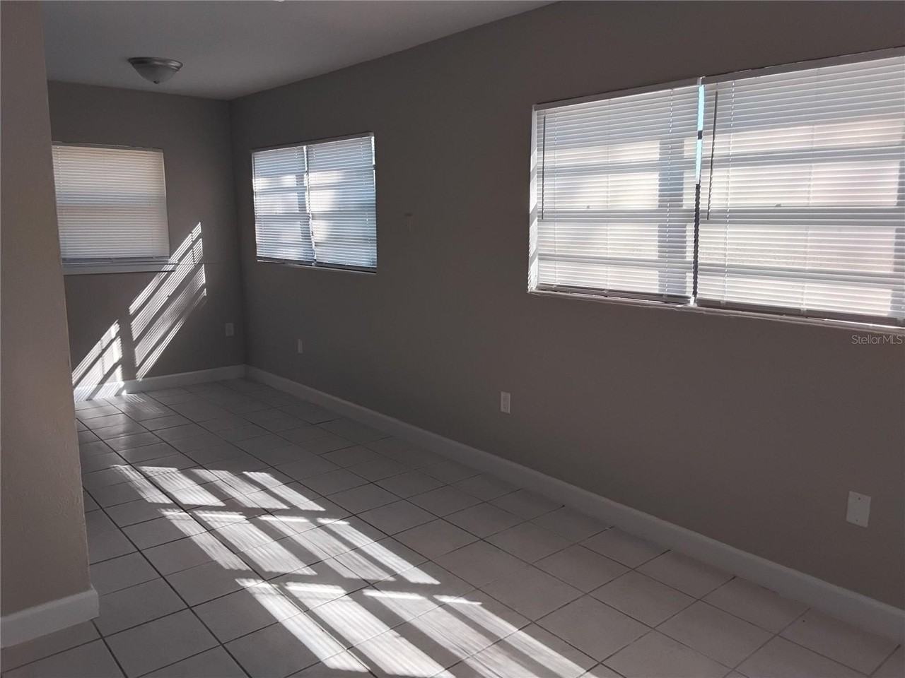 327 Barbara Cir - Photo 7 of 22