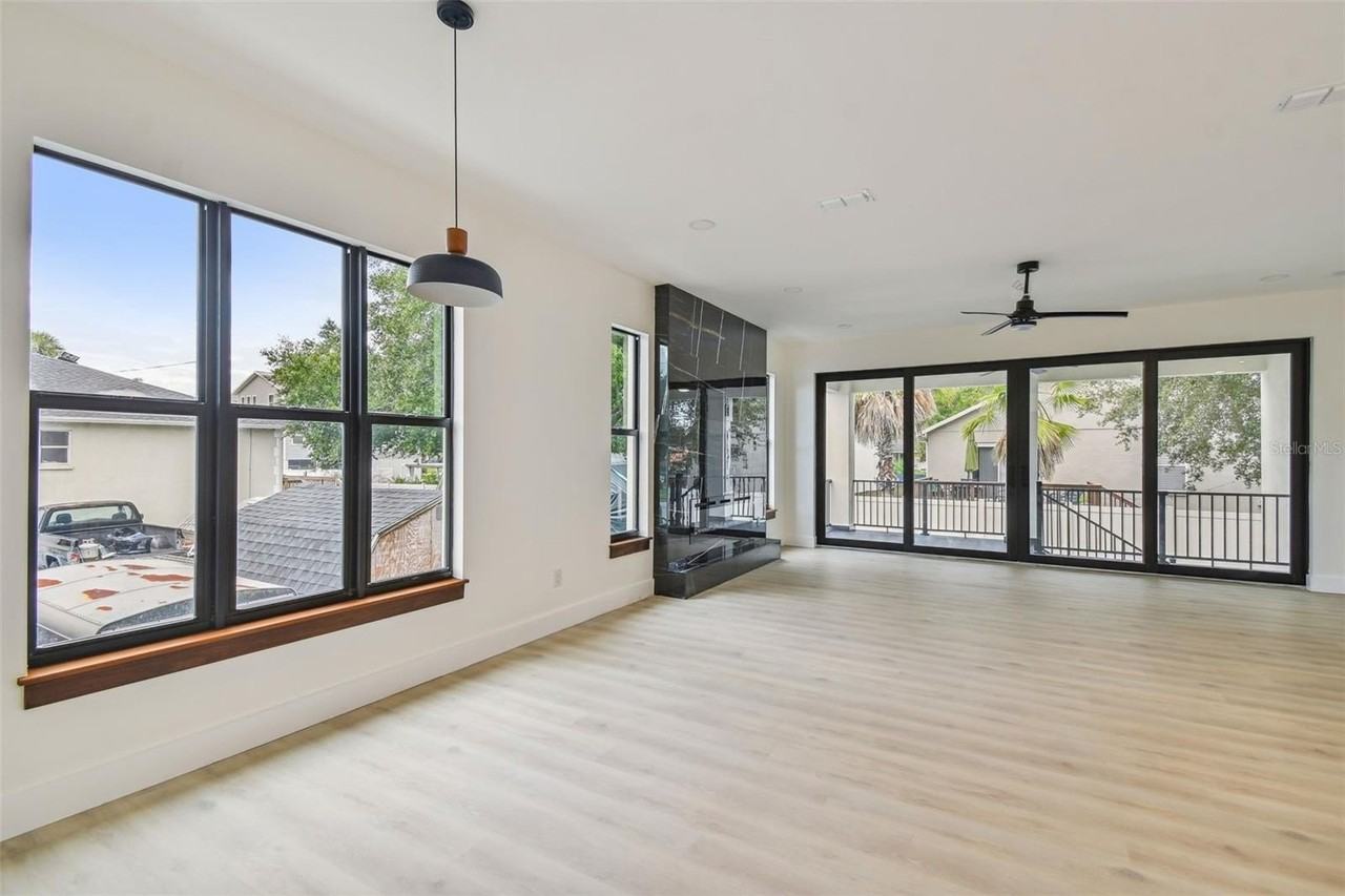 7511 S Swoope St - Photo 7 of 25