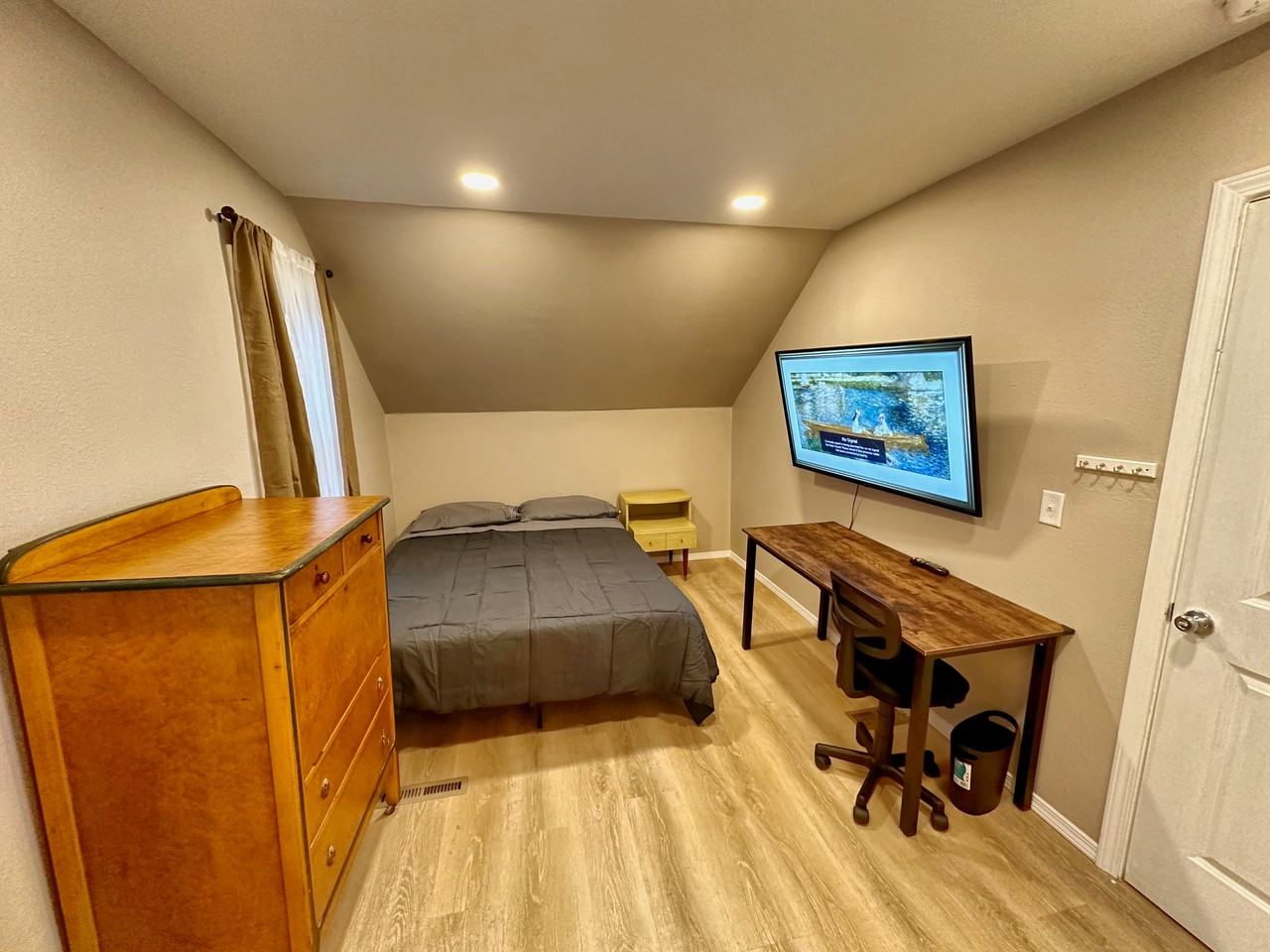 614 Jamesville Avenue - Upstairs Poolside - Photo 3 of 11