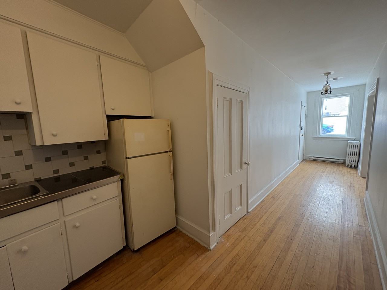 325 Main St #1 - Photo 3 of 8