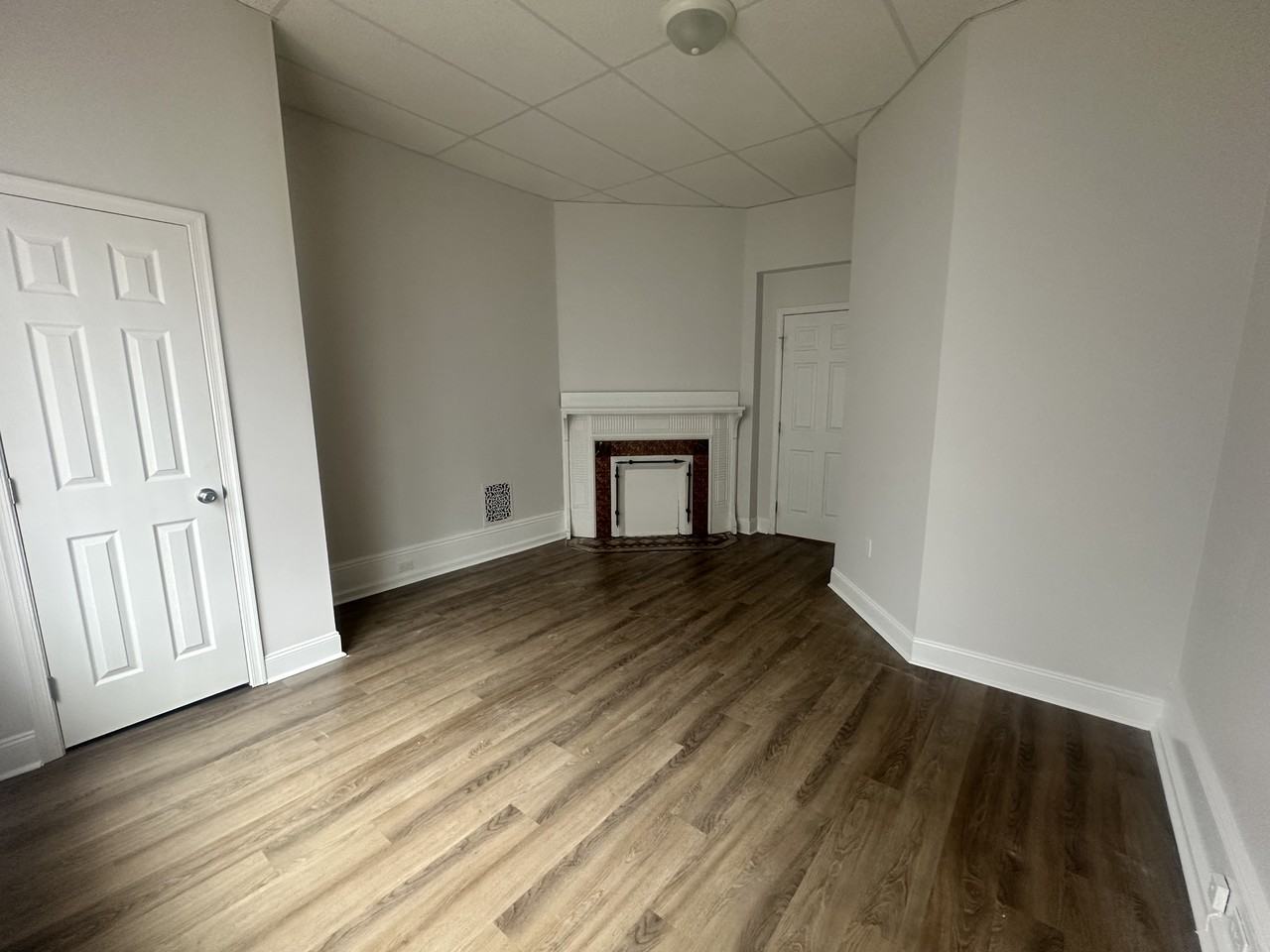 117 S 10th St #A1 - Photo 4 of 10