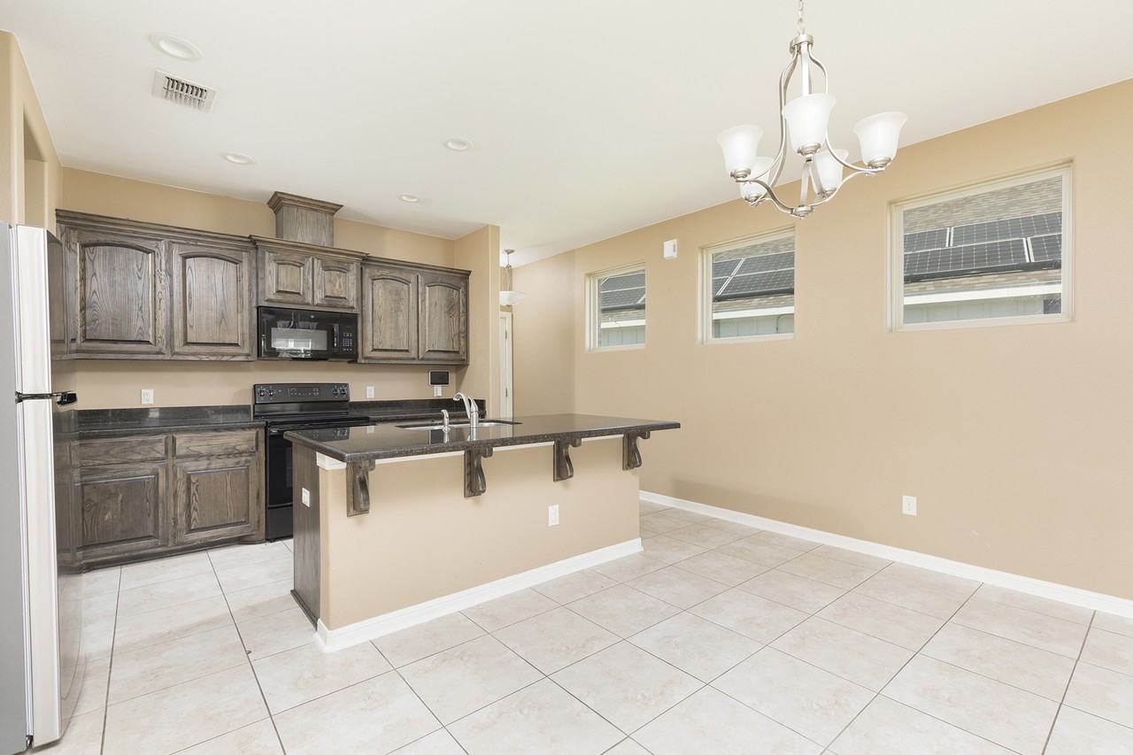 1331 E Candor Dr #1 - Photo 4 of 15