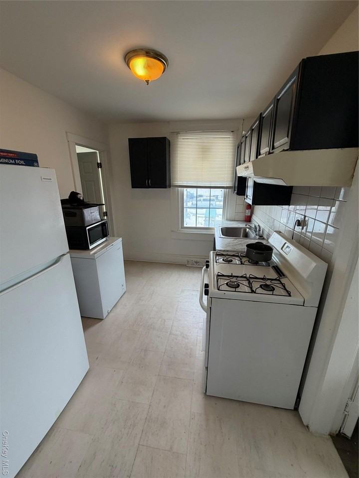 373 Church St Unit 2 #2 - Photo 4 of 12