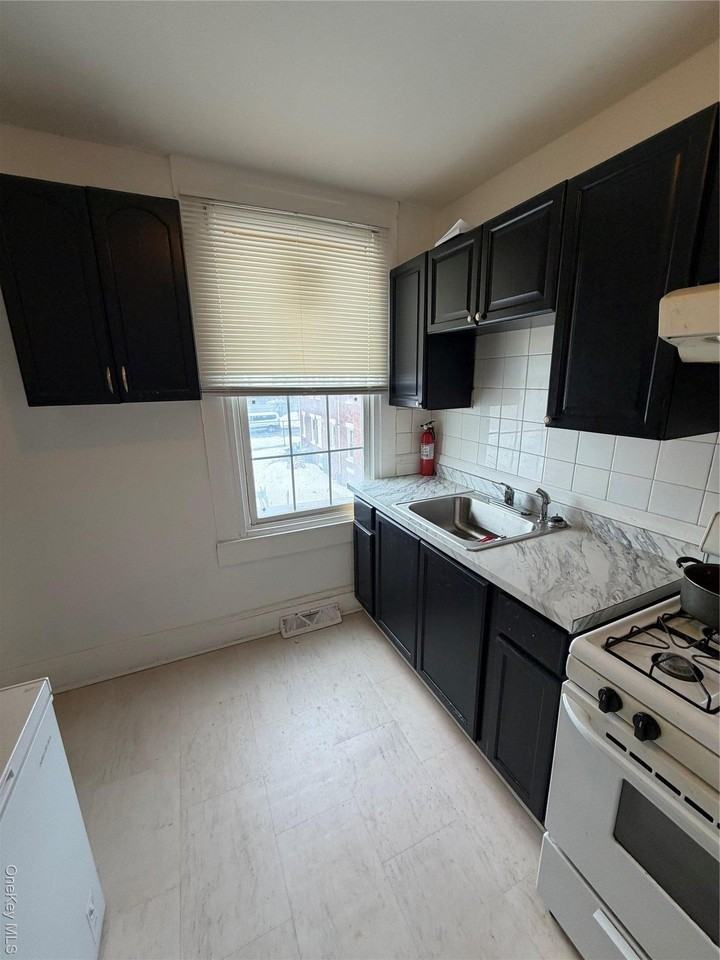 373 Church St Unit 2 #2 - Photo 5 of 12