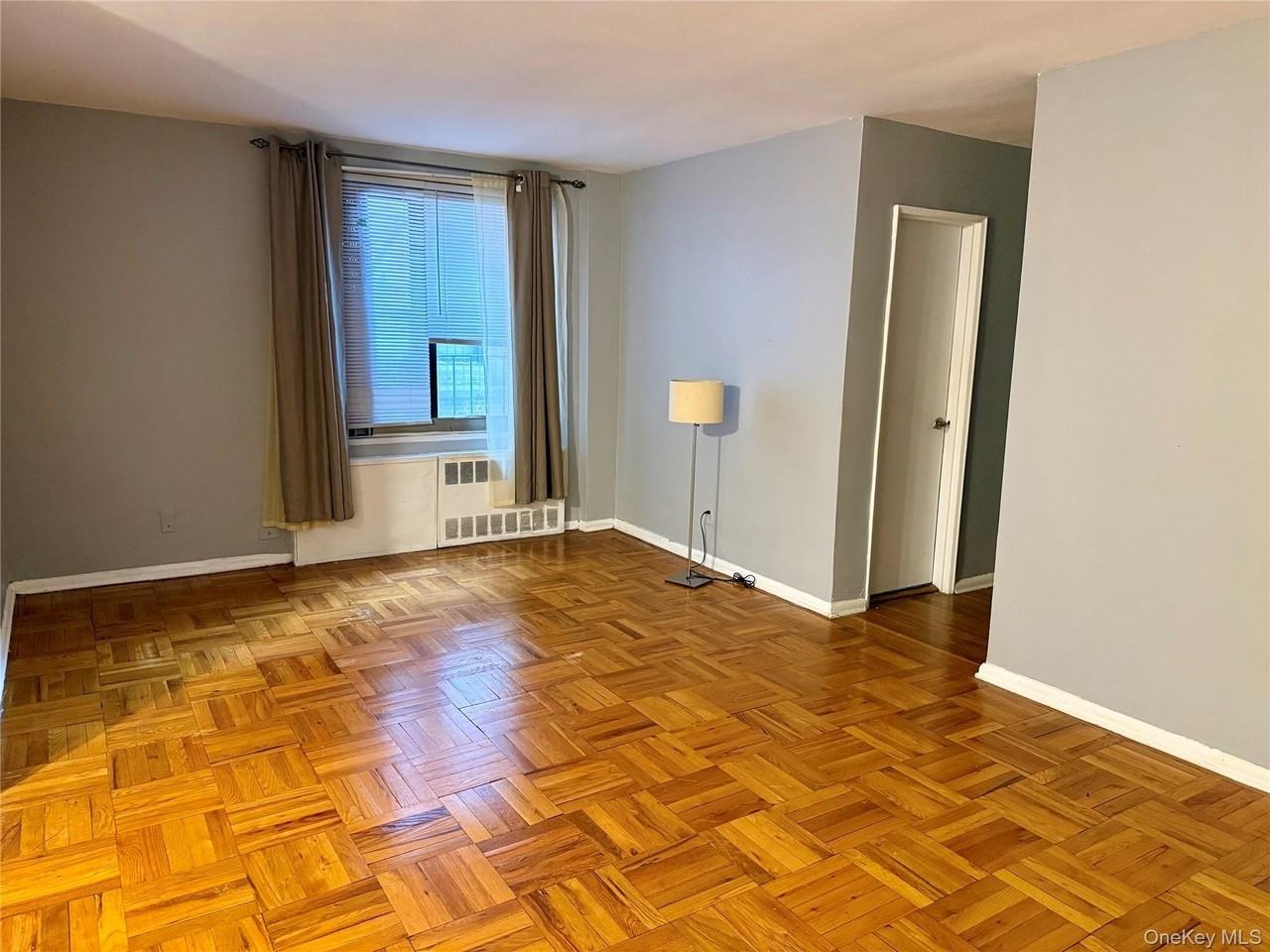 277 Bronx River Rd Apt 3m - Photo 3 of 9