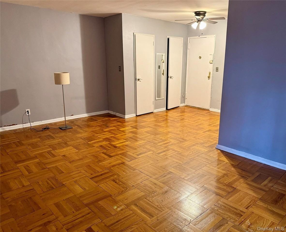 277 Bronx River Rd Apt 3m - Photo 4 of 9