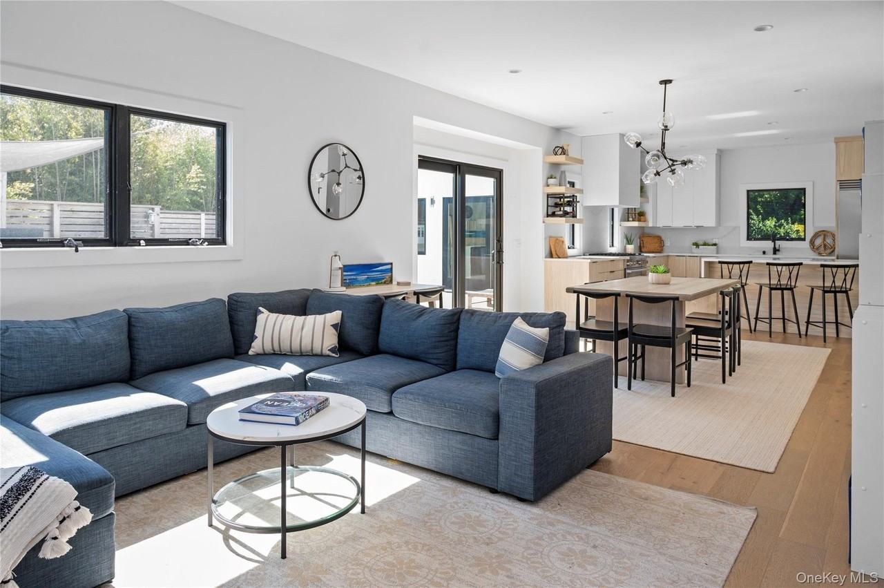 31 Atlantic Ave - Photo 3 of 32