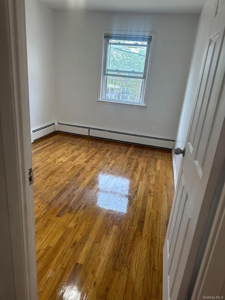 14446 26th Ave 2nd Fl - Photo 2 of 4