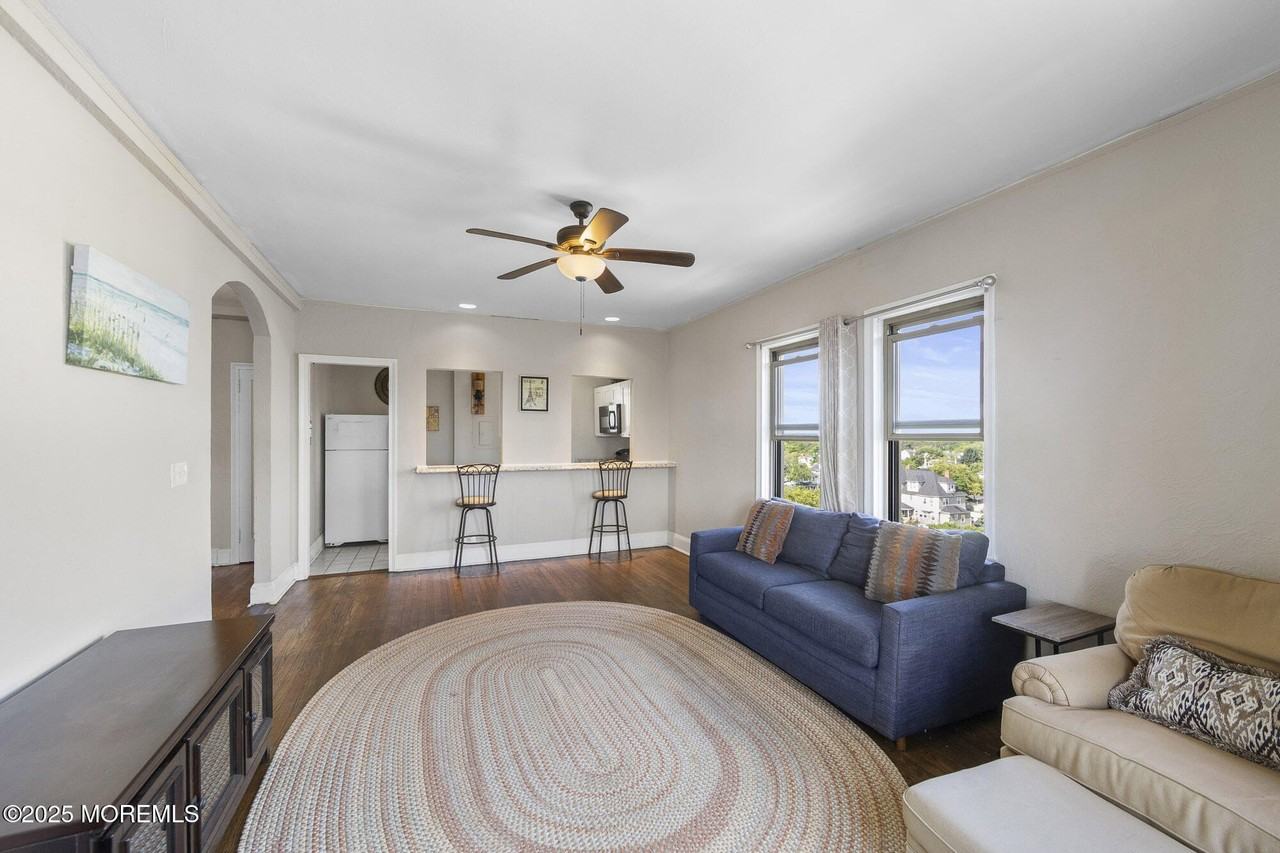 400 Deal Lake Dr Apt 7h - Photo 5 of 48