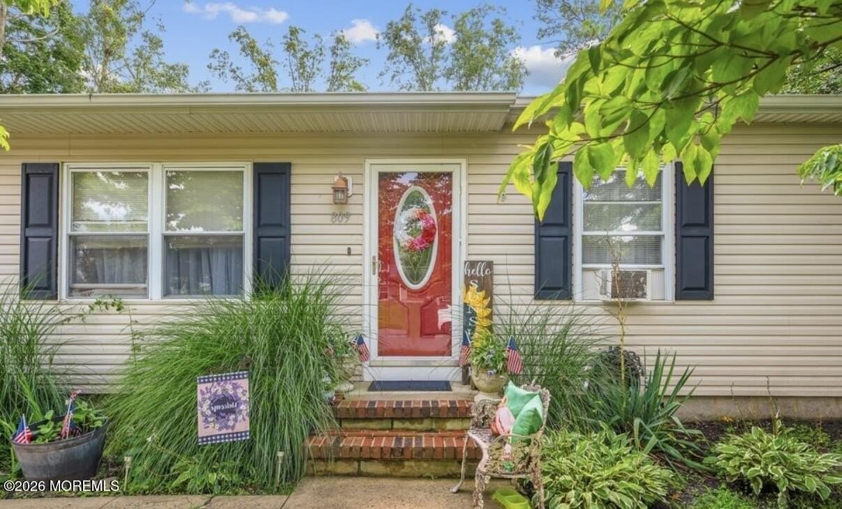 809 Clifton St - Photo 2 of 19