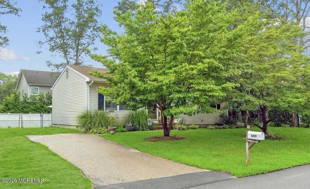 809 Clifton St - Photo 3 of 19