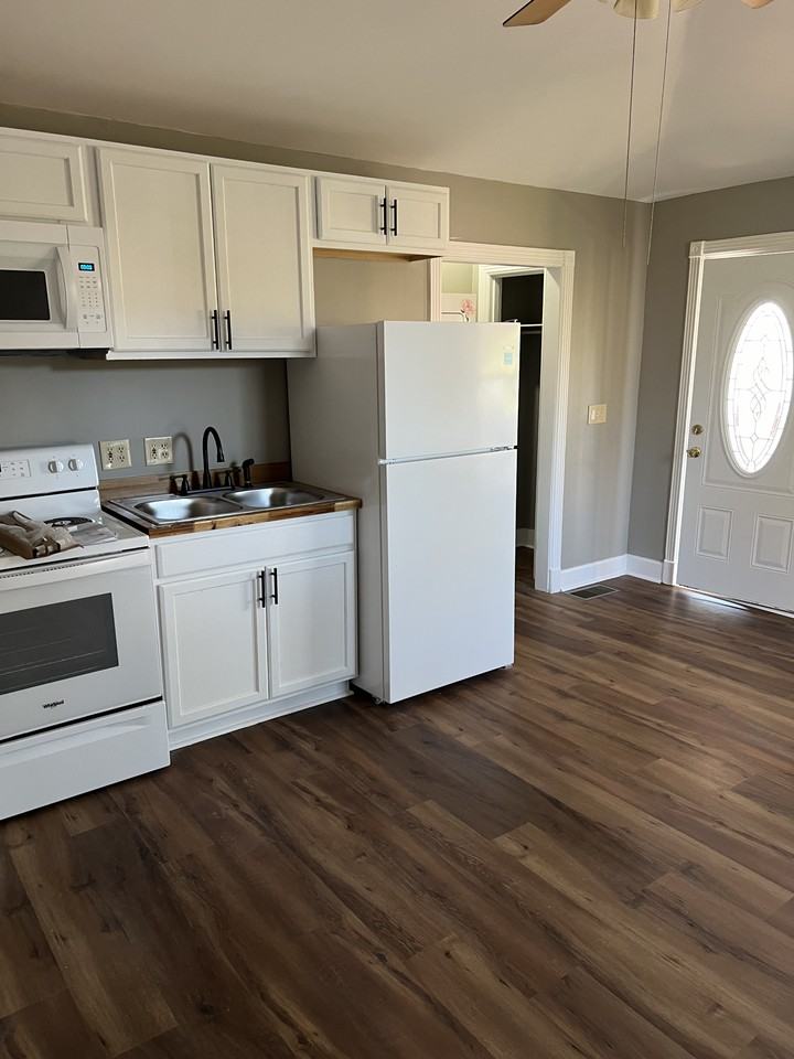 340 N Hamilton St #A - Photo 3 of 11