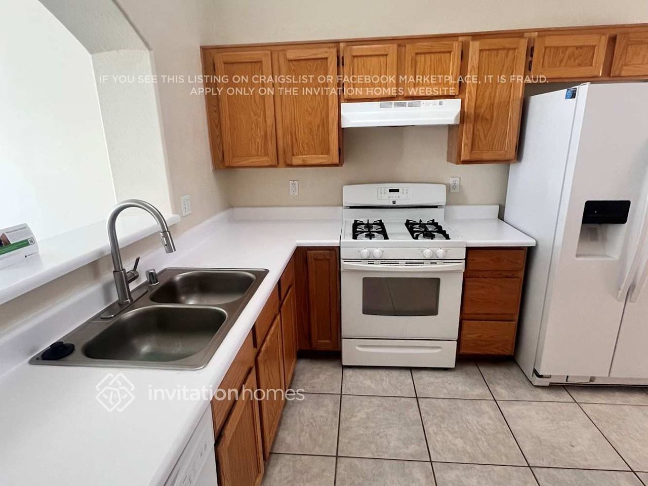 923 Shadowfax Rd - Photo 4 of 12