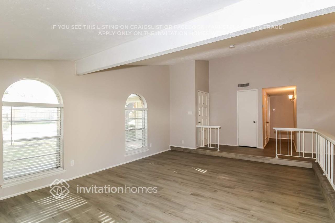 5113 Hardaway Cir - Photo 3 of 16