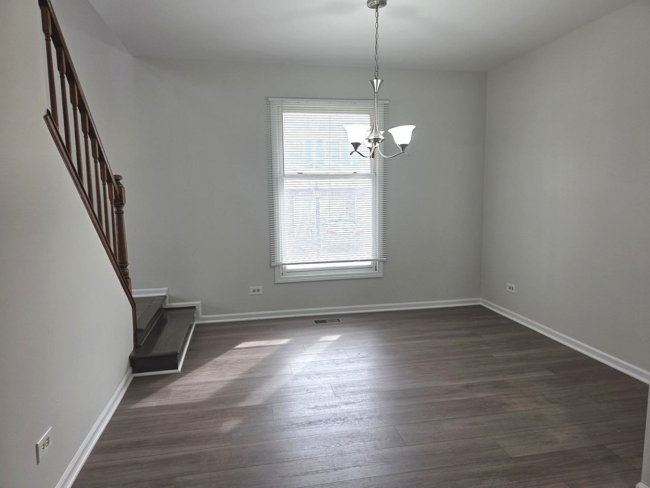 2549 College Hill Cir - Photo 4 of 14