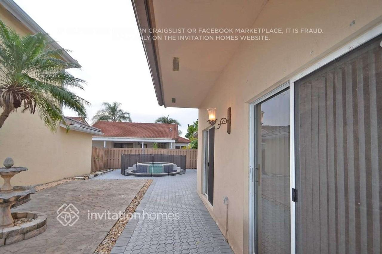 9280 Sw 154th Ct - Photo 7 of 8