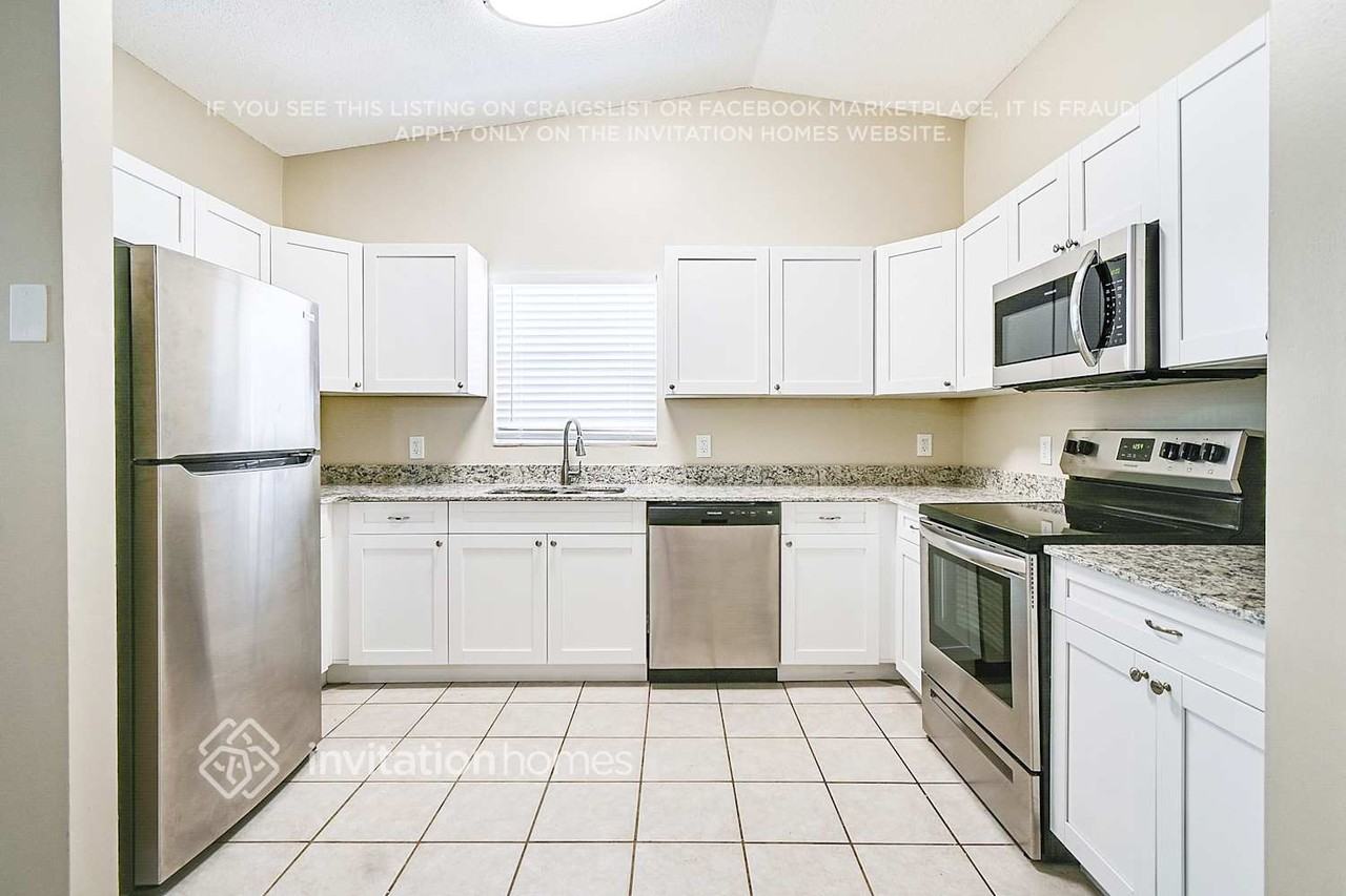 316 Fleming Ave - Photo 5 of 17