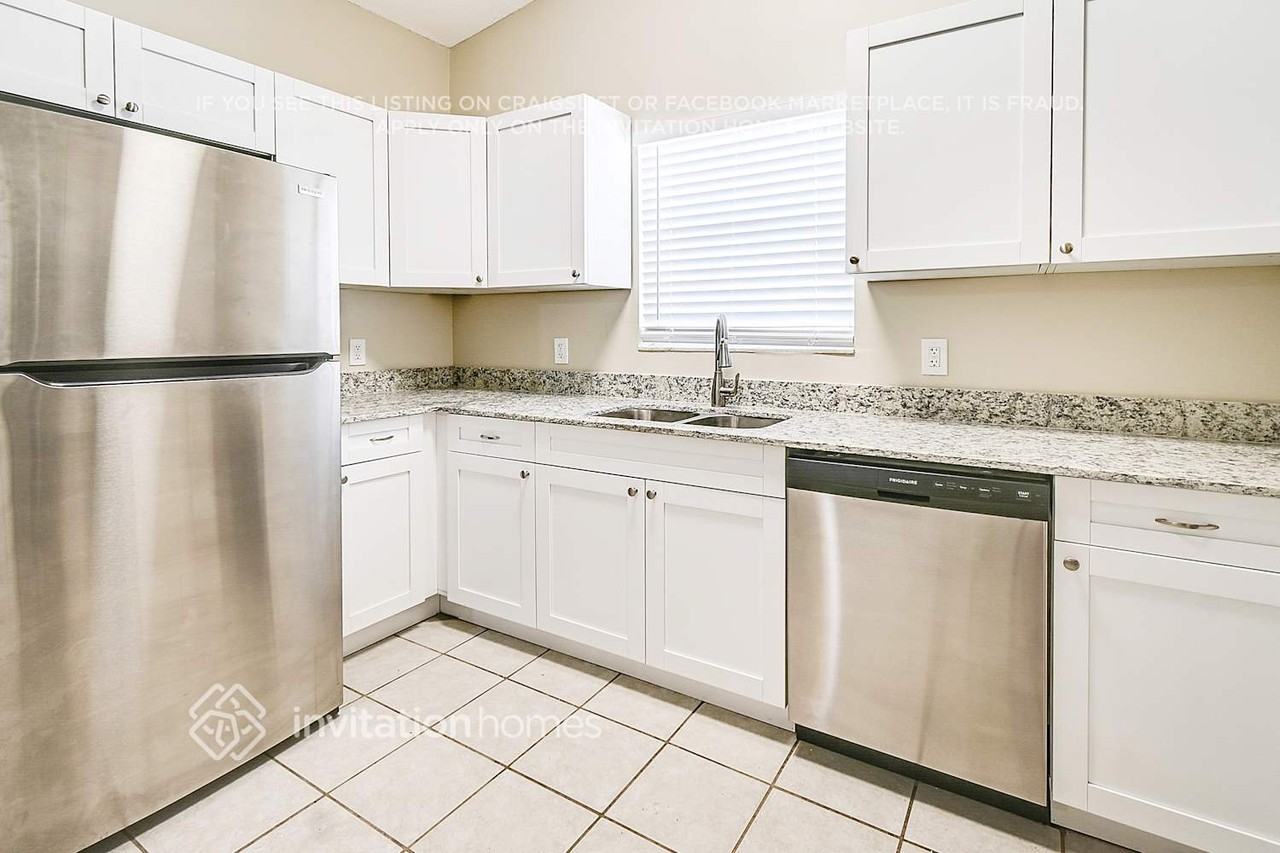 316 Fleming Ave - Photo 6 of 17