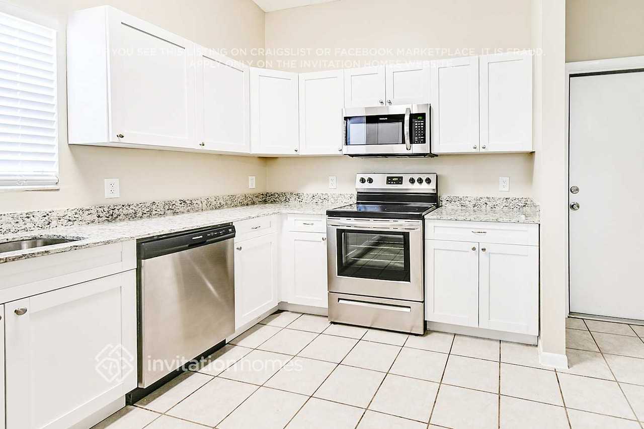 316 Fleming Ave - Photo 7 of 17